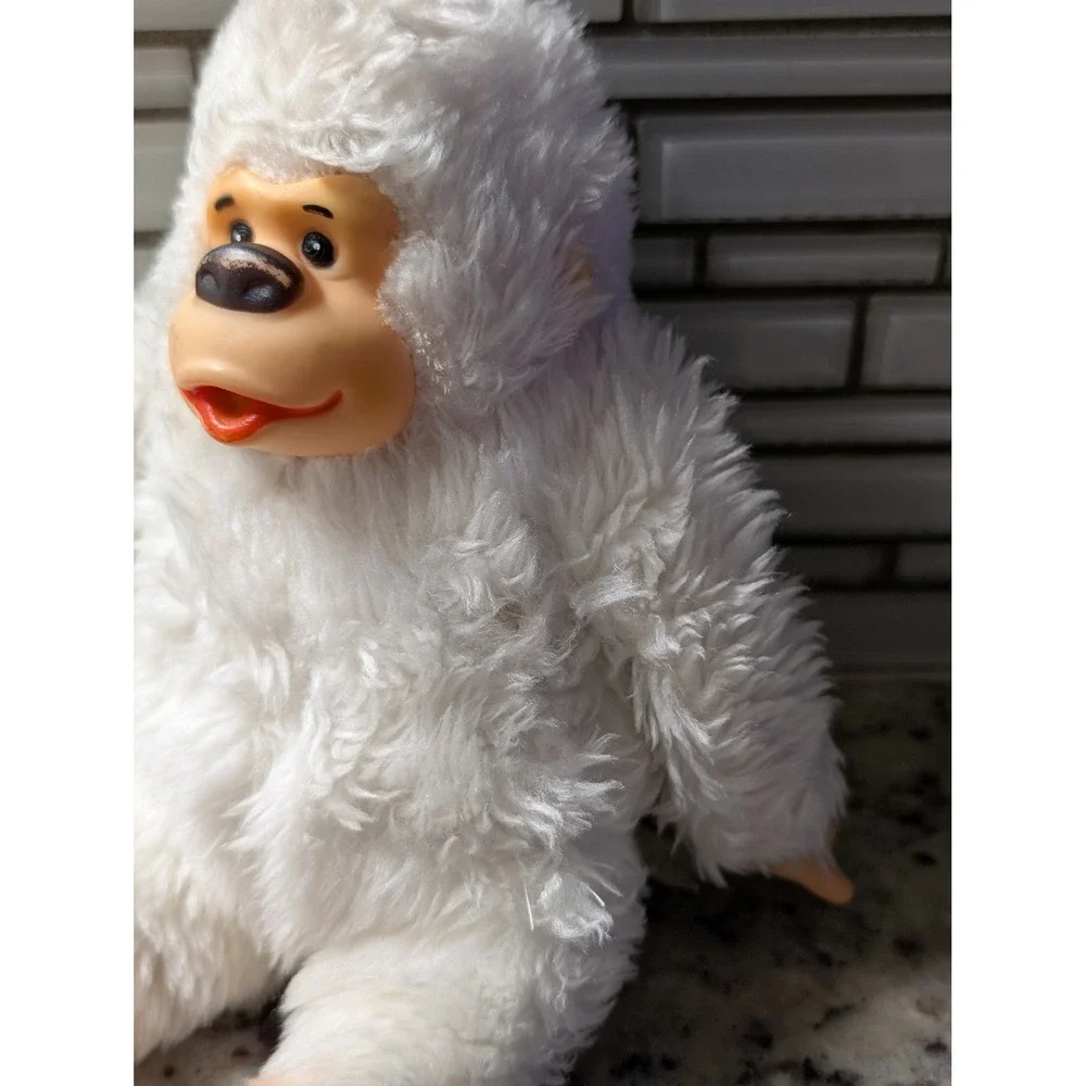 Vintage White Plush Gorilla Rubber Face Hands Feet Shaggy Stuffed Animal Toy
